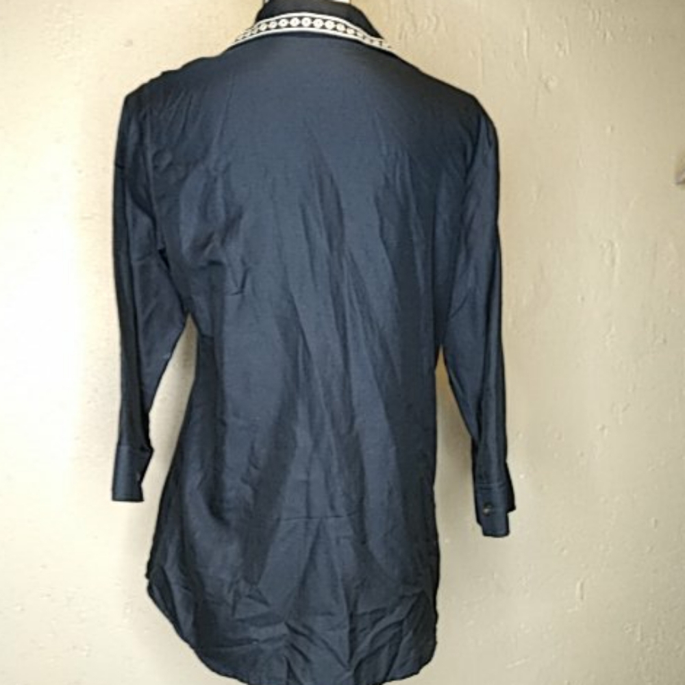 Talbots Navy V-Neck Tunic White Embroidery Sz. S - Picture 3 of 3